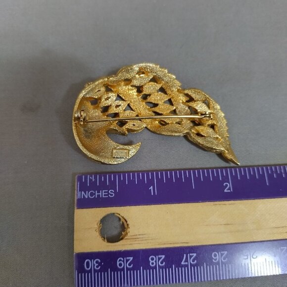 Vintage J.J. Brushed Gold Leaf Shape Pin Brooch with Rhinestones - Picture 2 of 3